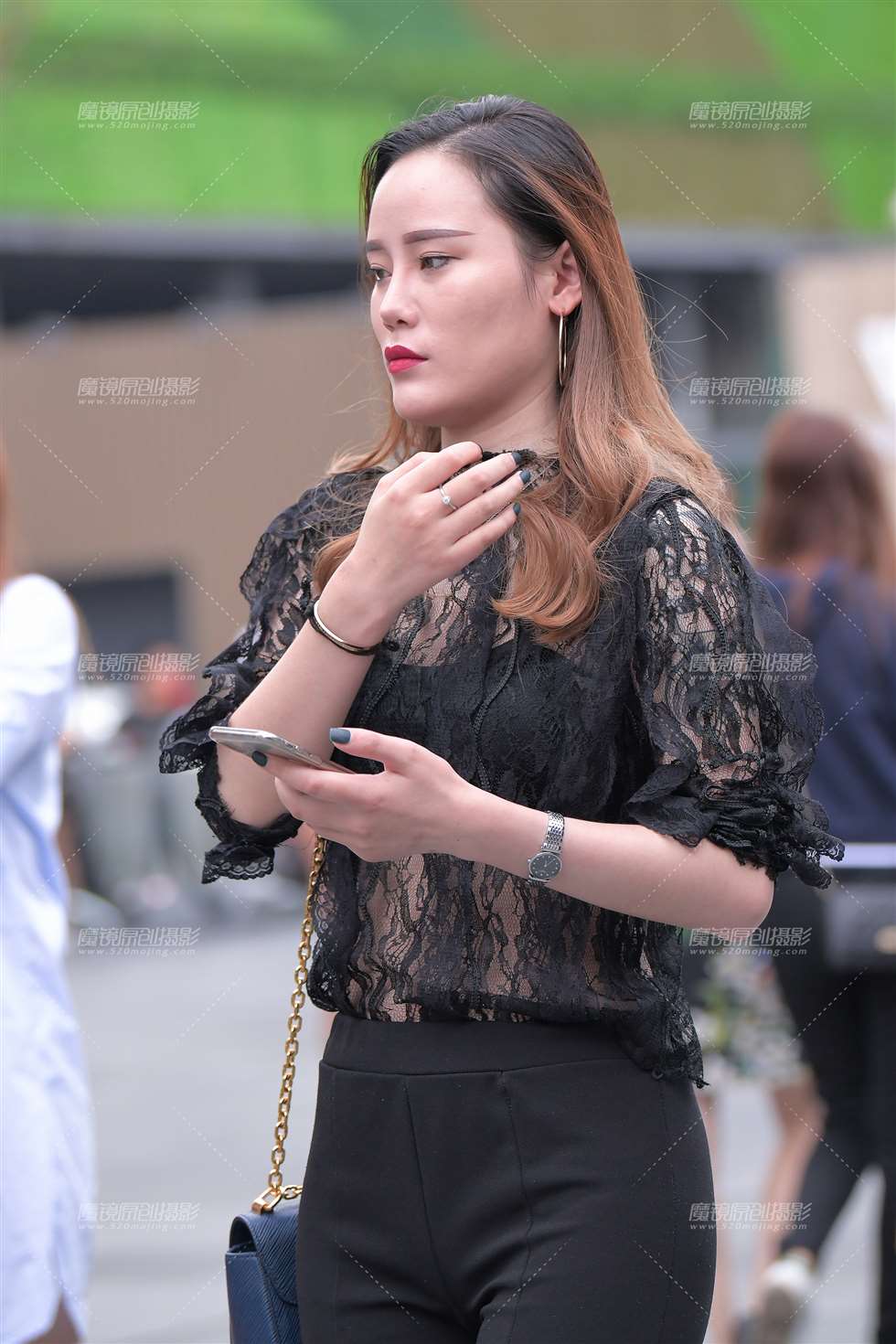 图片[5]-紧身黑裤红高跟**-街拍流行馆