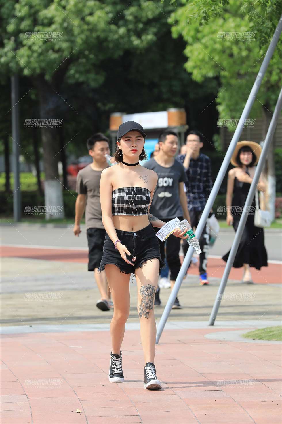 图片[3]-时髦女孩 白嫩肌肤-街拍流行馆