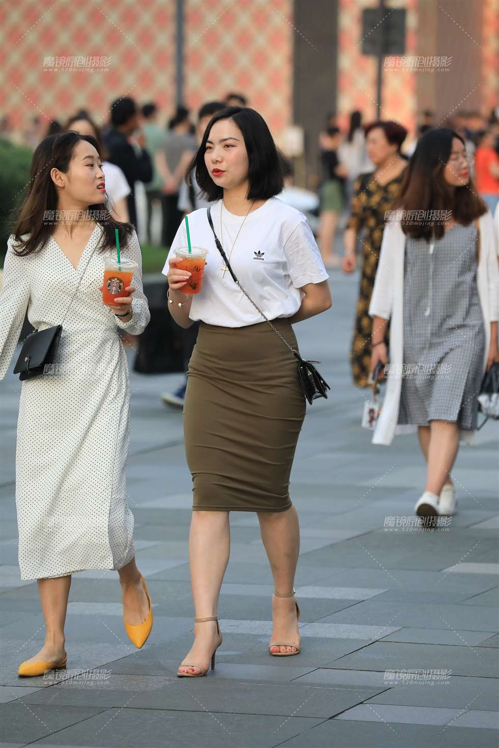 图片[3]-丰臀***-街拍流行馆