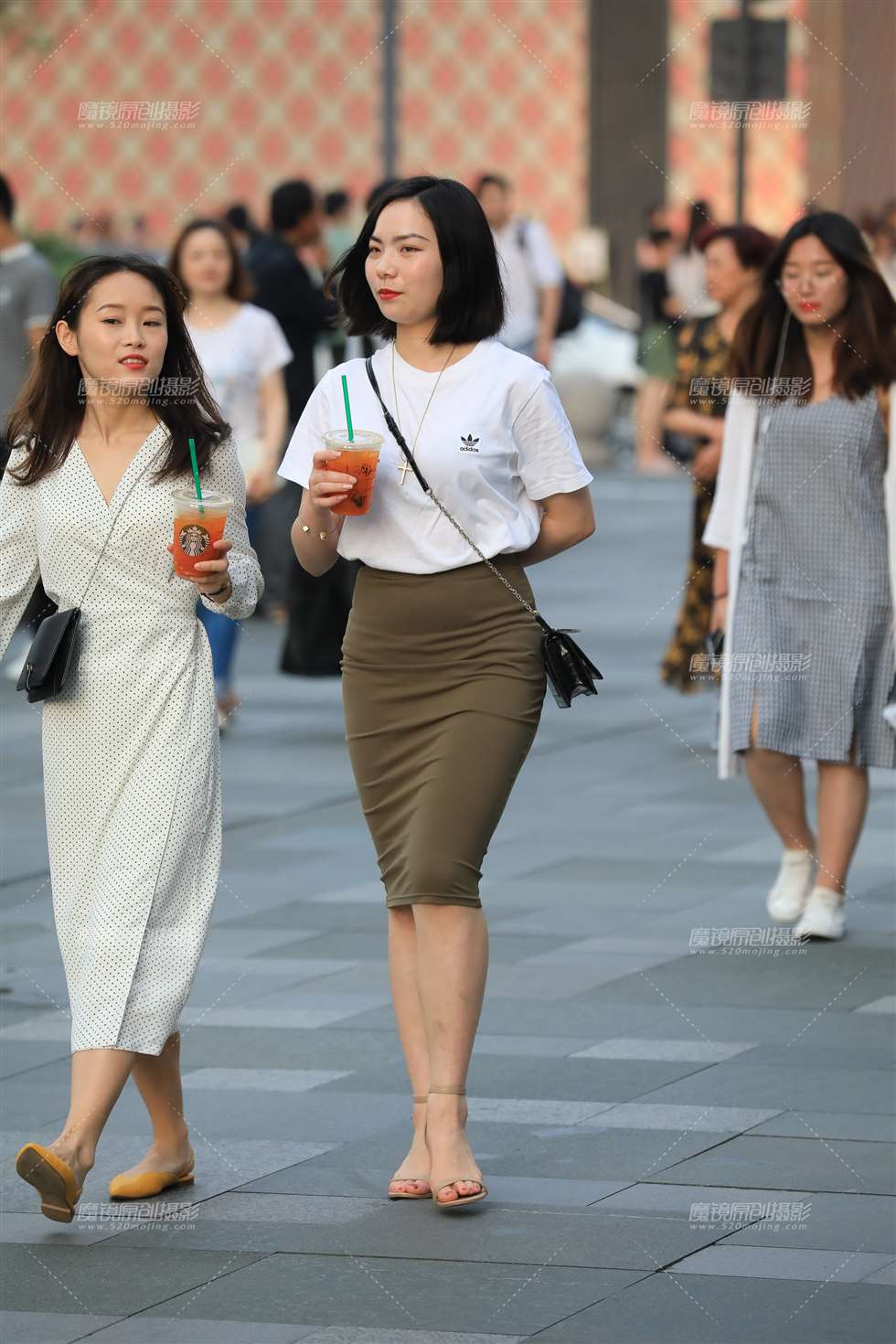 图片[4]-丰臀***-街拍流行馆