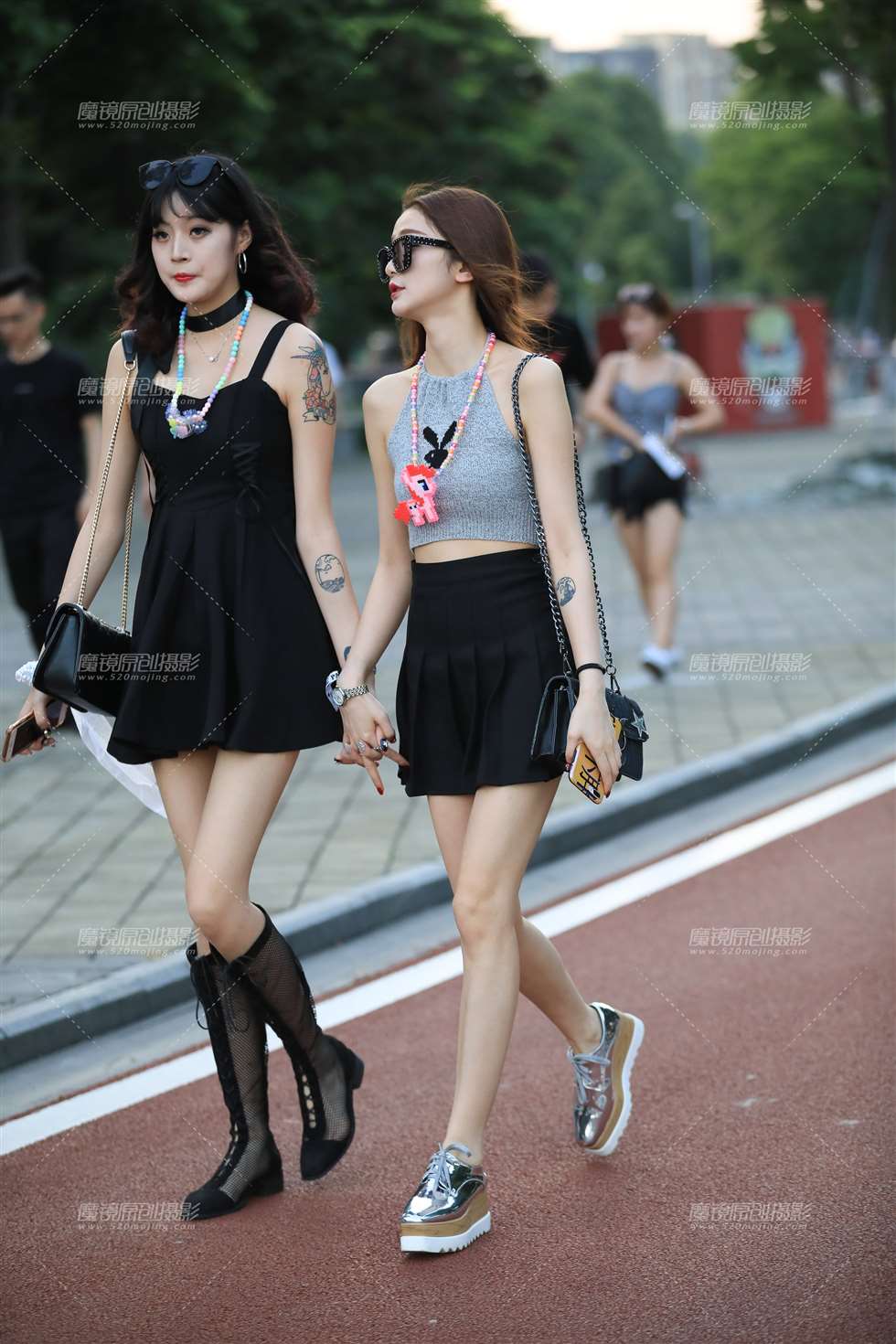 图片[2]-前卫的女孩-街拍流行馆