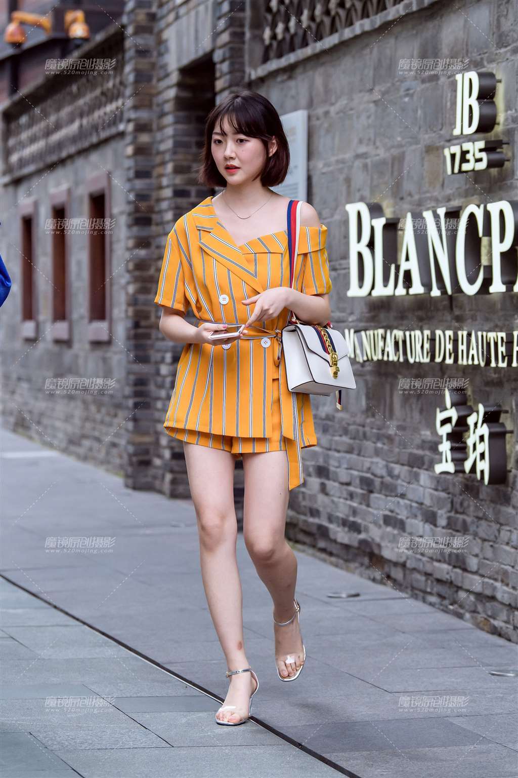 图片[1]-靓丽长腿美女！-街拍流行馆