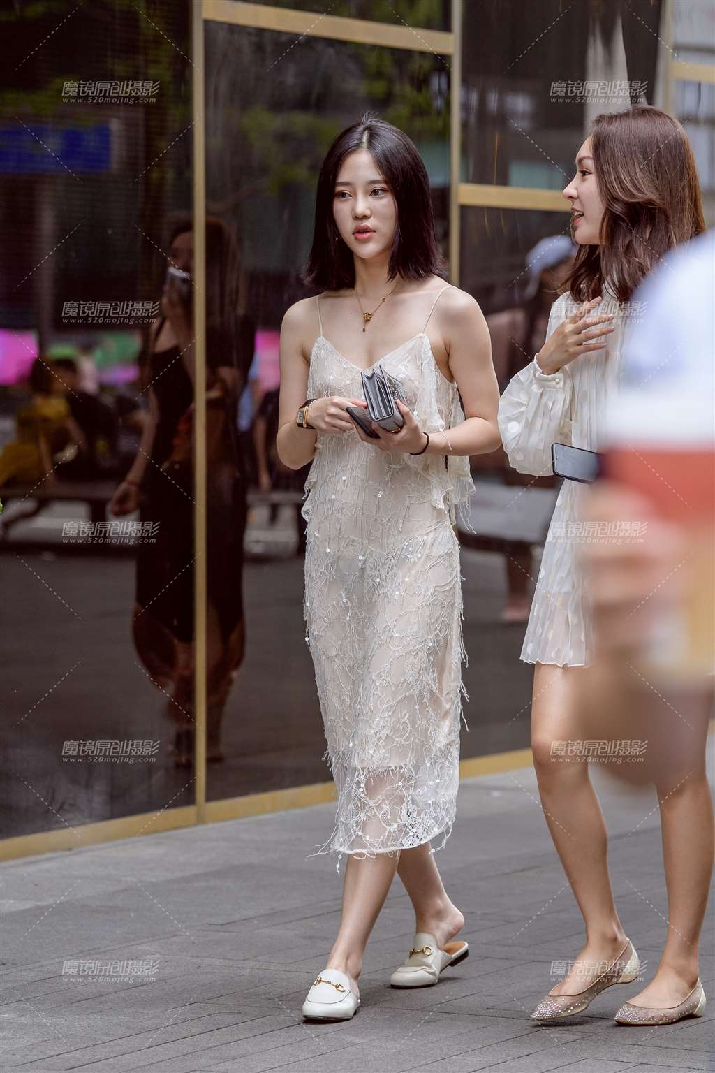 图片[3]-性感小吊带白裙美女!-街拍流行馆