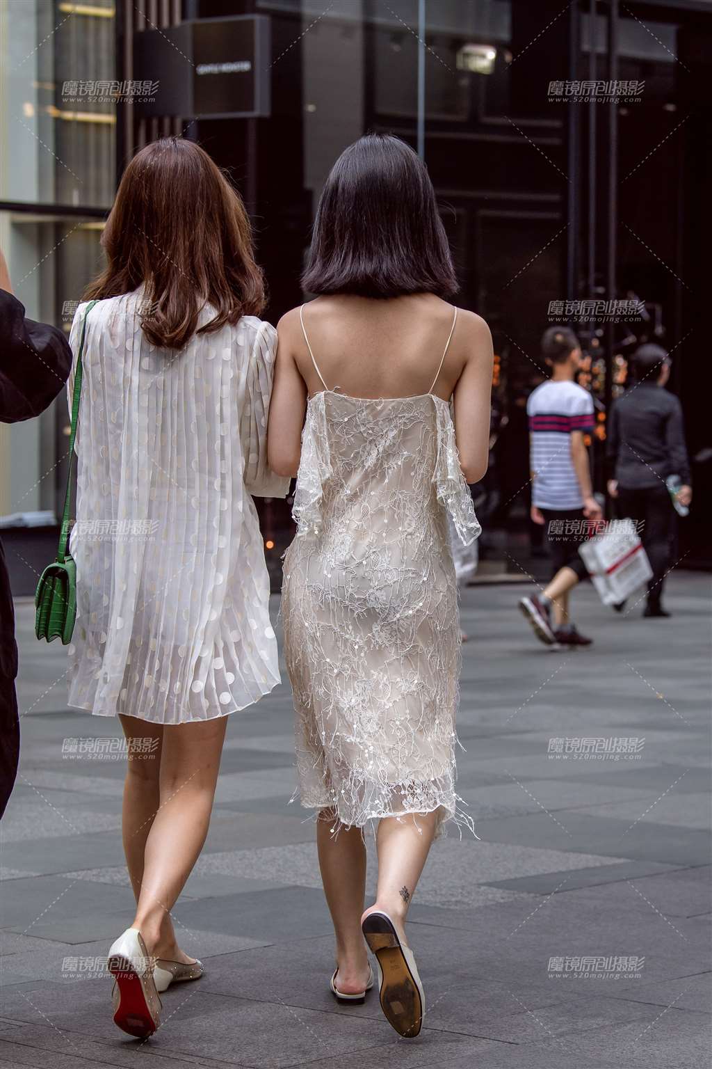 图片[4]-性感小吊带白裙美女!-街拍流行馆