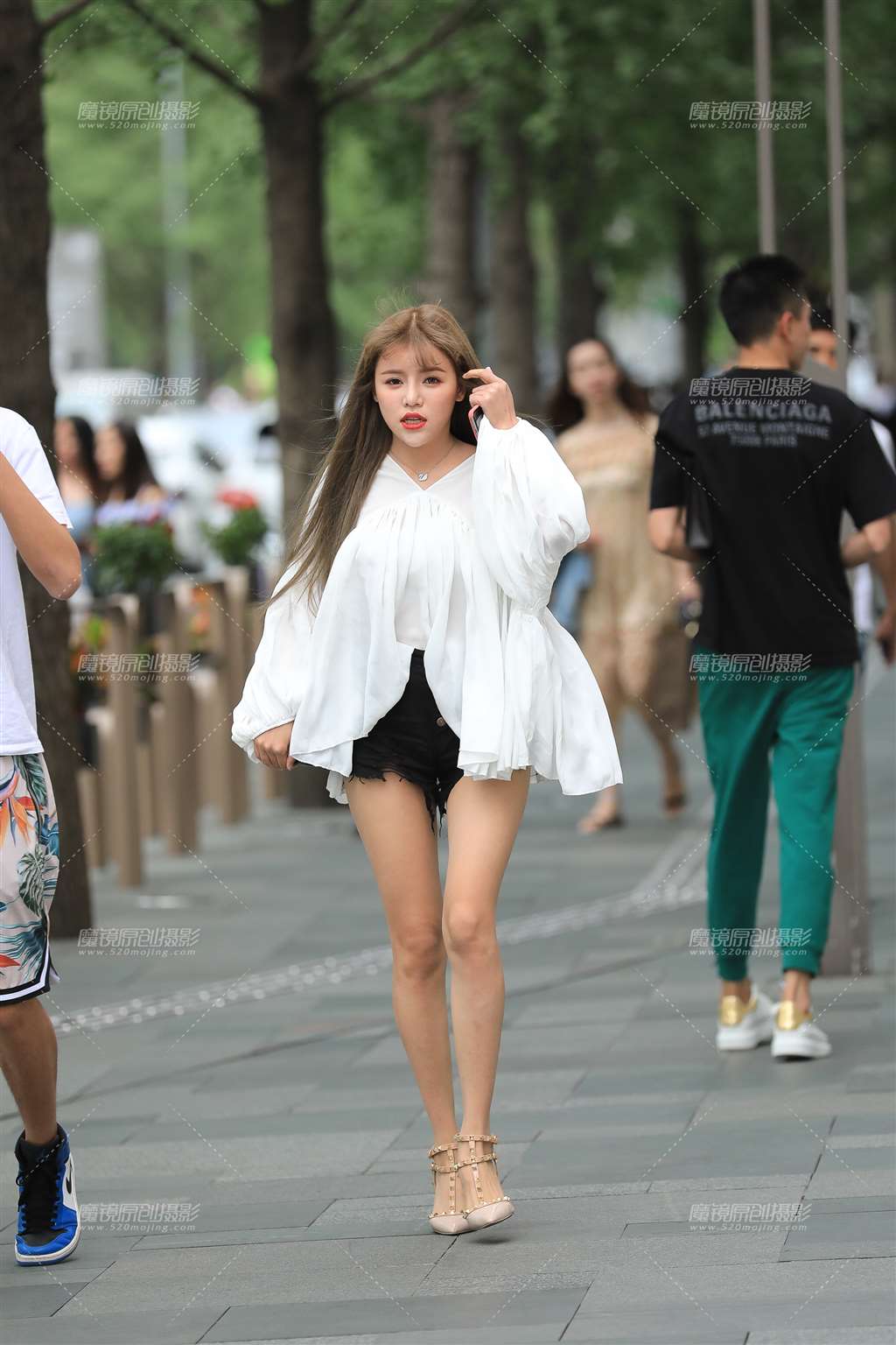 图片[1]-高跟小美腿-街拍流行馆