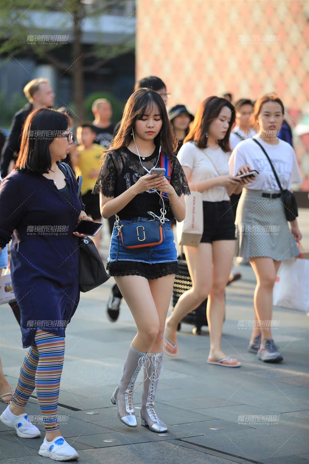 图片[5]-短裙美腿 小妹-街拍流行馆