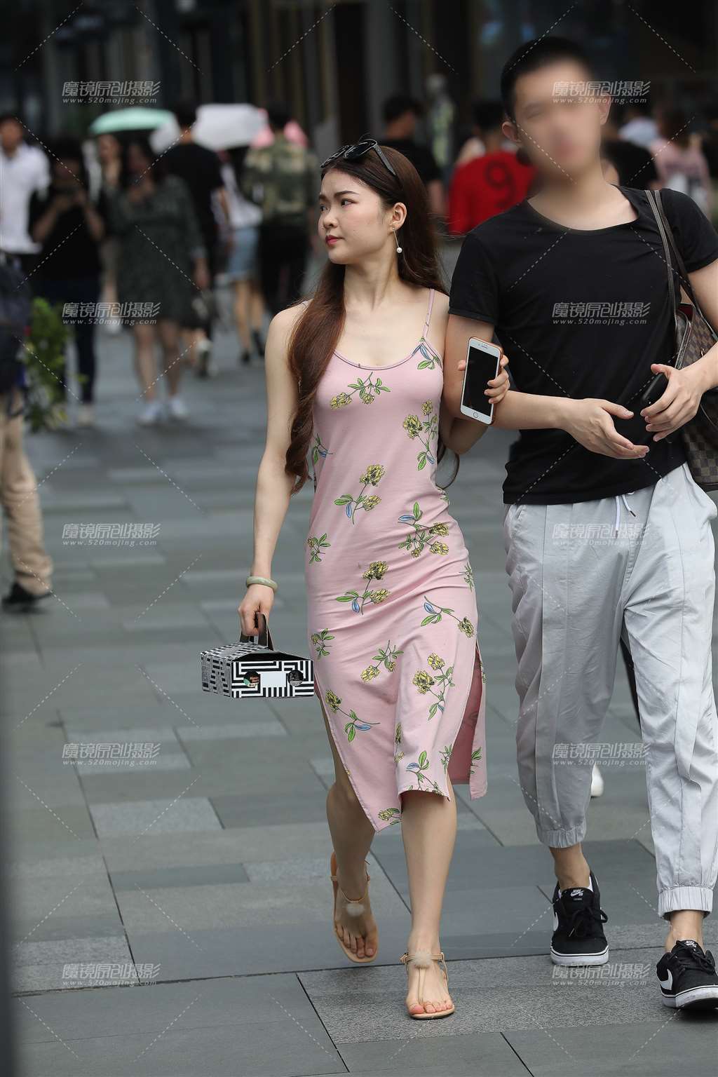 图片[4]-裙子后摆~~~湿了-街拍流行馆