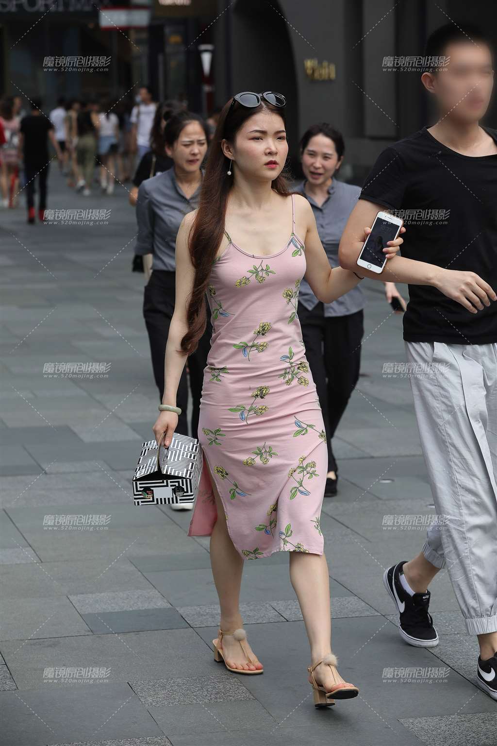 图片[5]-裙子后摆~~~湿了-街拍流行馆