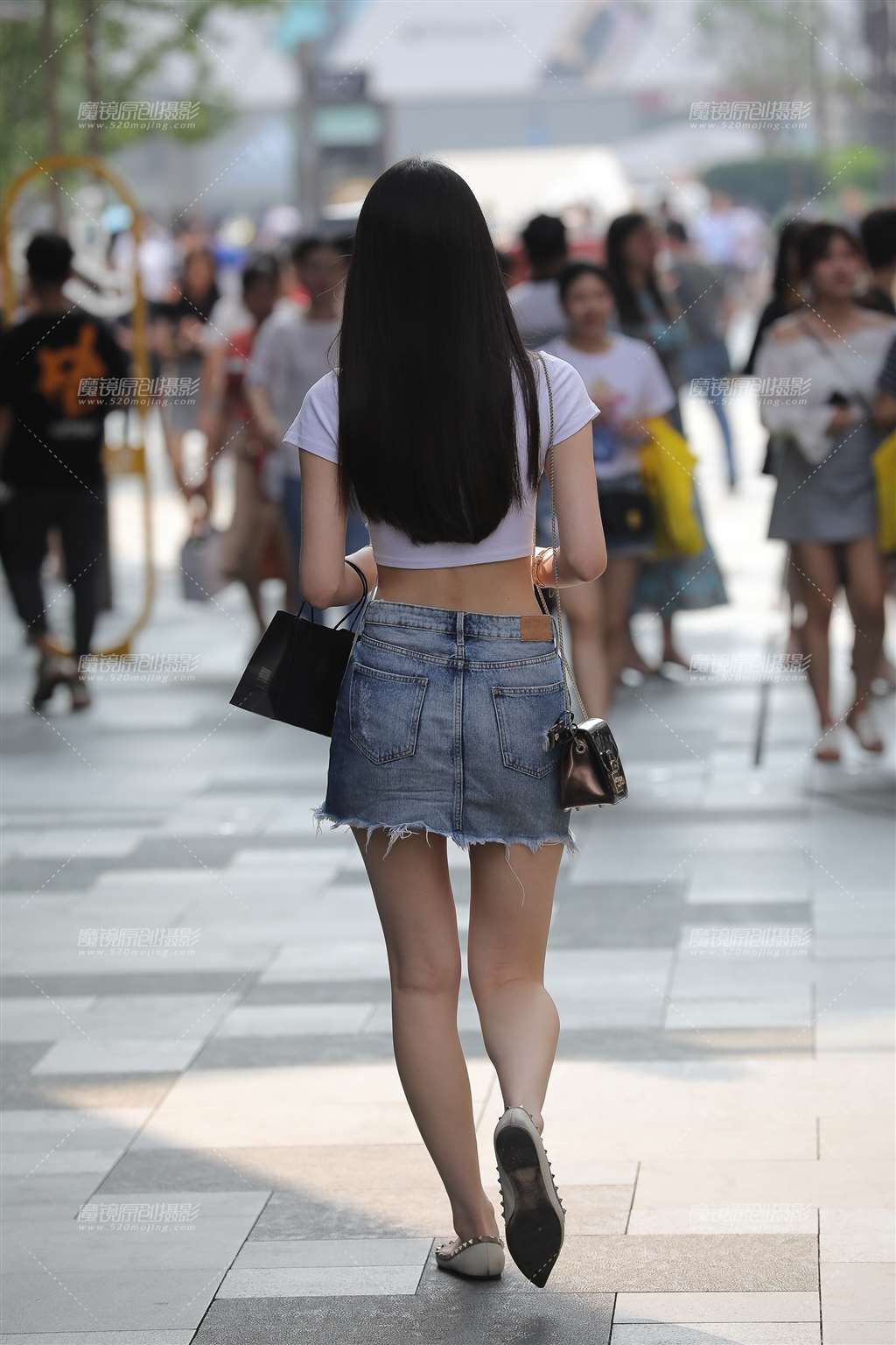 图片[2]-白皙美女-街拍流行馆