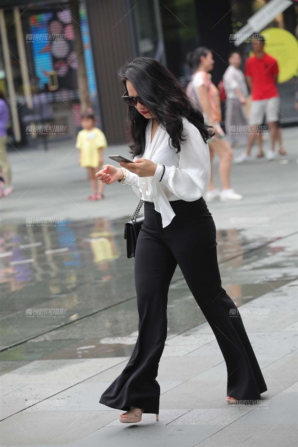图片[1]-丰臀美女**-街拍流行馆