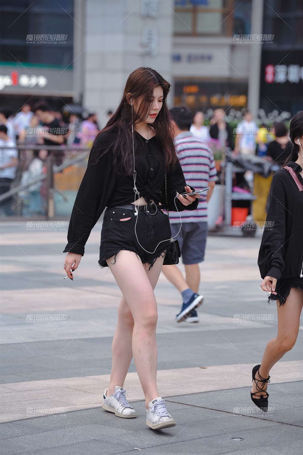 图片[5]-热裤长腿美女-街拍流行馆