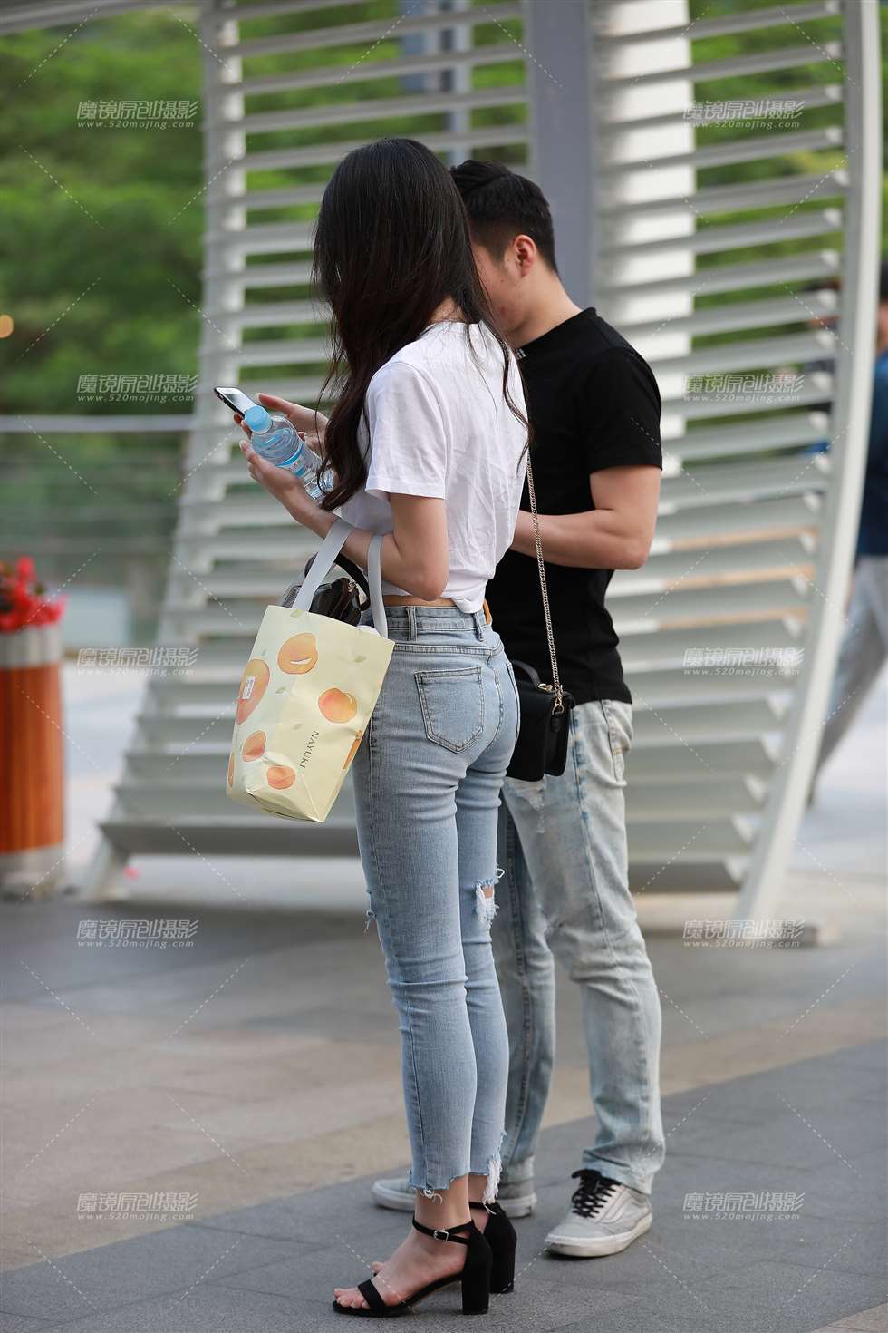 图片[3]-好笑容，紧牛美眉-街拍流行馆