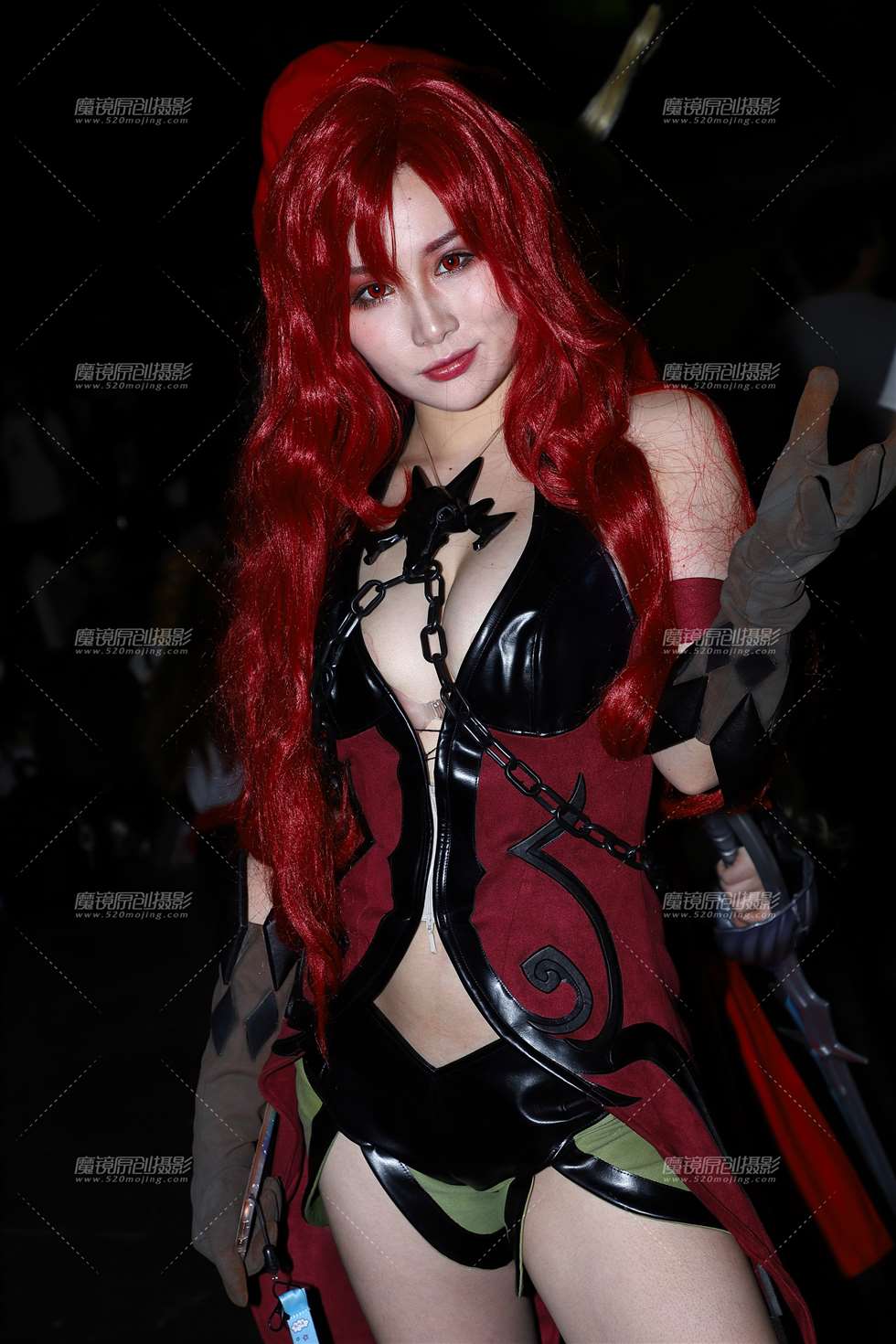 图片[4]-黑色皮衣红发 coser-街拍流行馆
