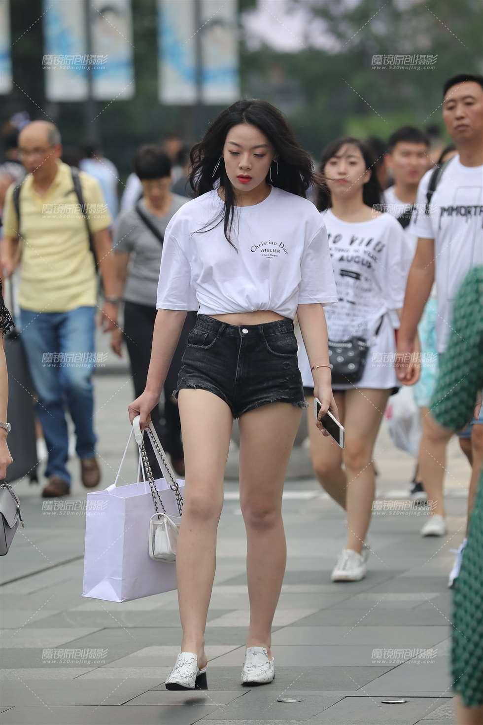 图片[5]-肉感腿热裤-街拍流行馆
