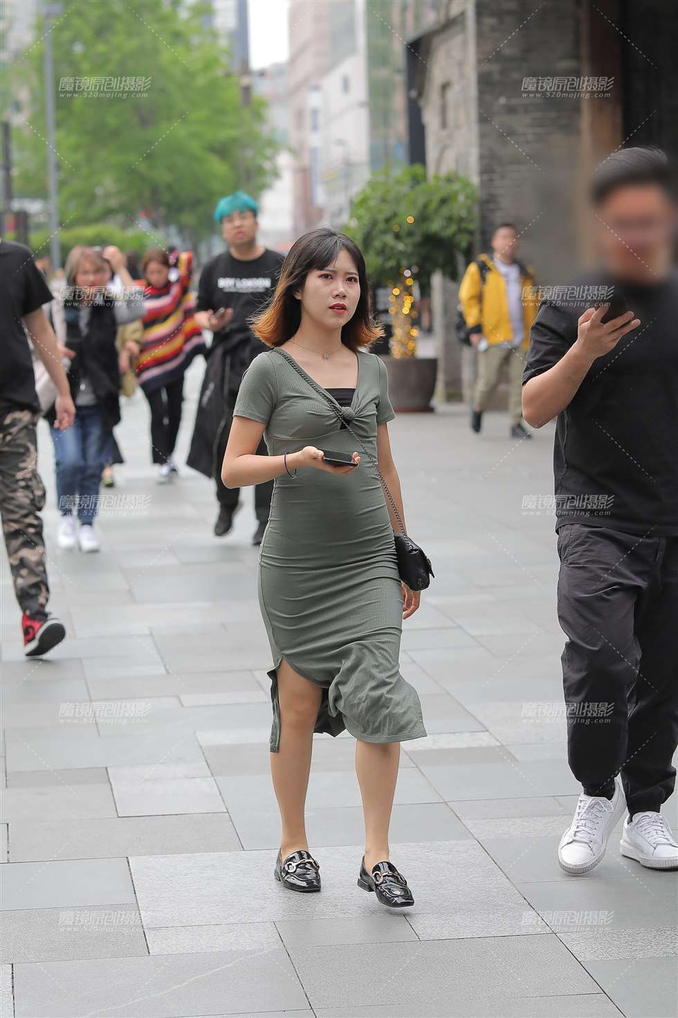 图片[1]-【凯恩赛贴】圆润饱满翘臀-街拍流行馆