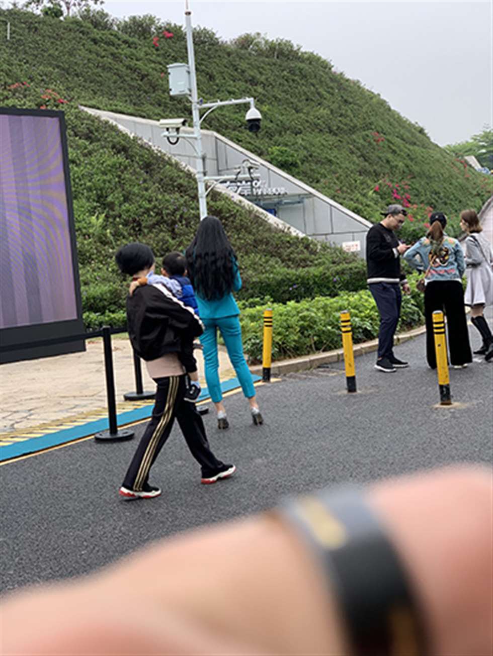 图片[3]-【视觉冲击赛贴】紧身西服高跟**-街拍流行馆