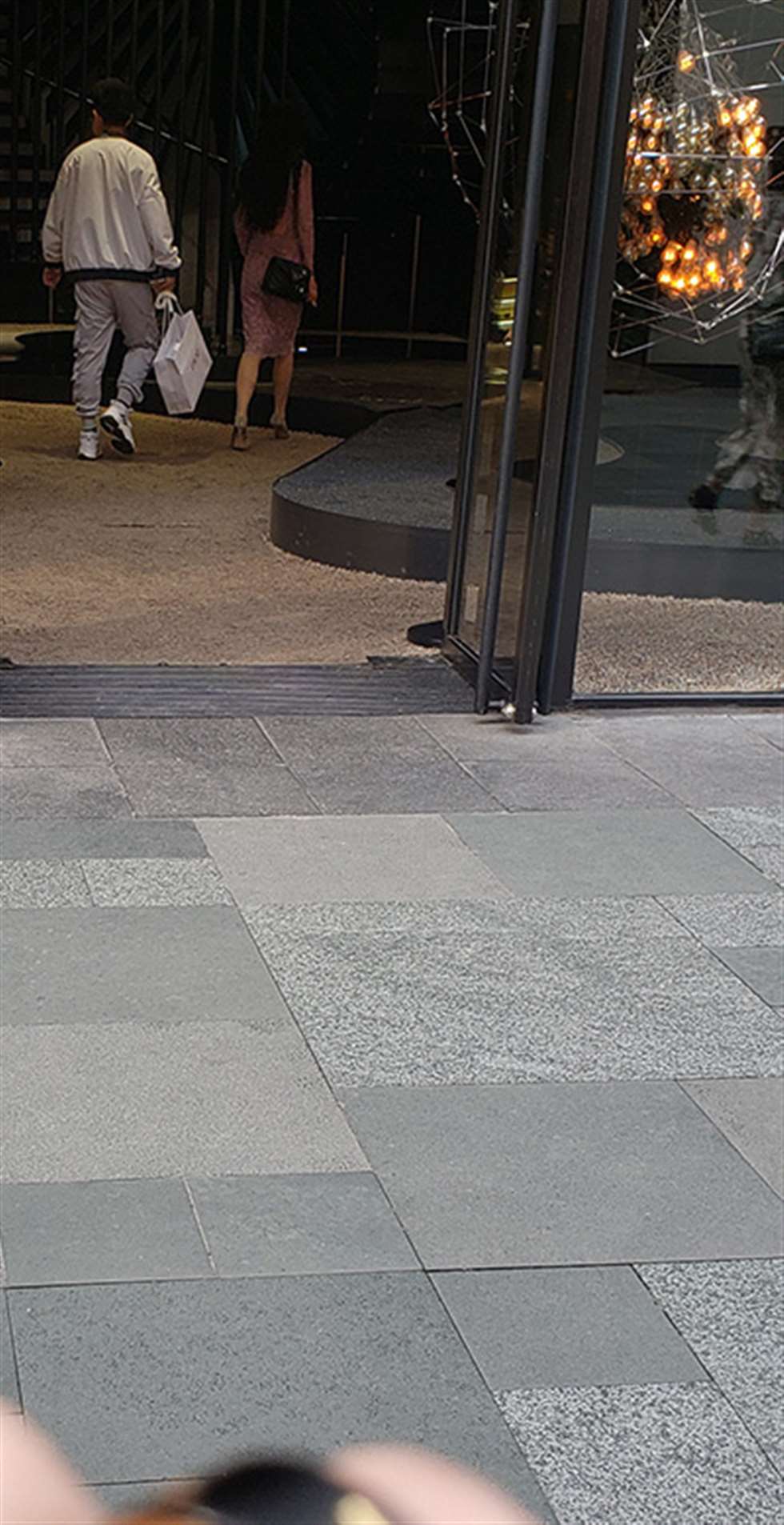 图片[3]-【凯恩赛贴】一身优雅的美女 美得令人心醉-街拍流行馆