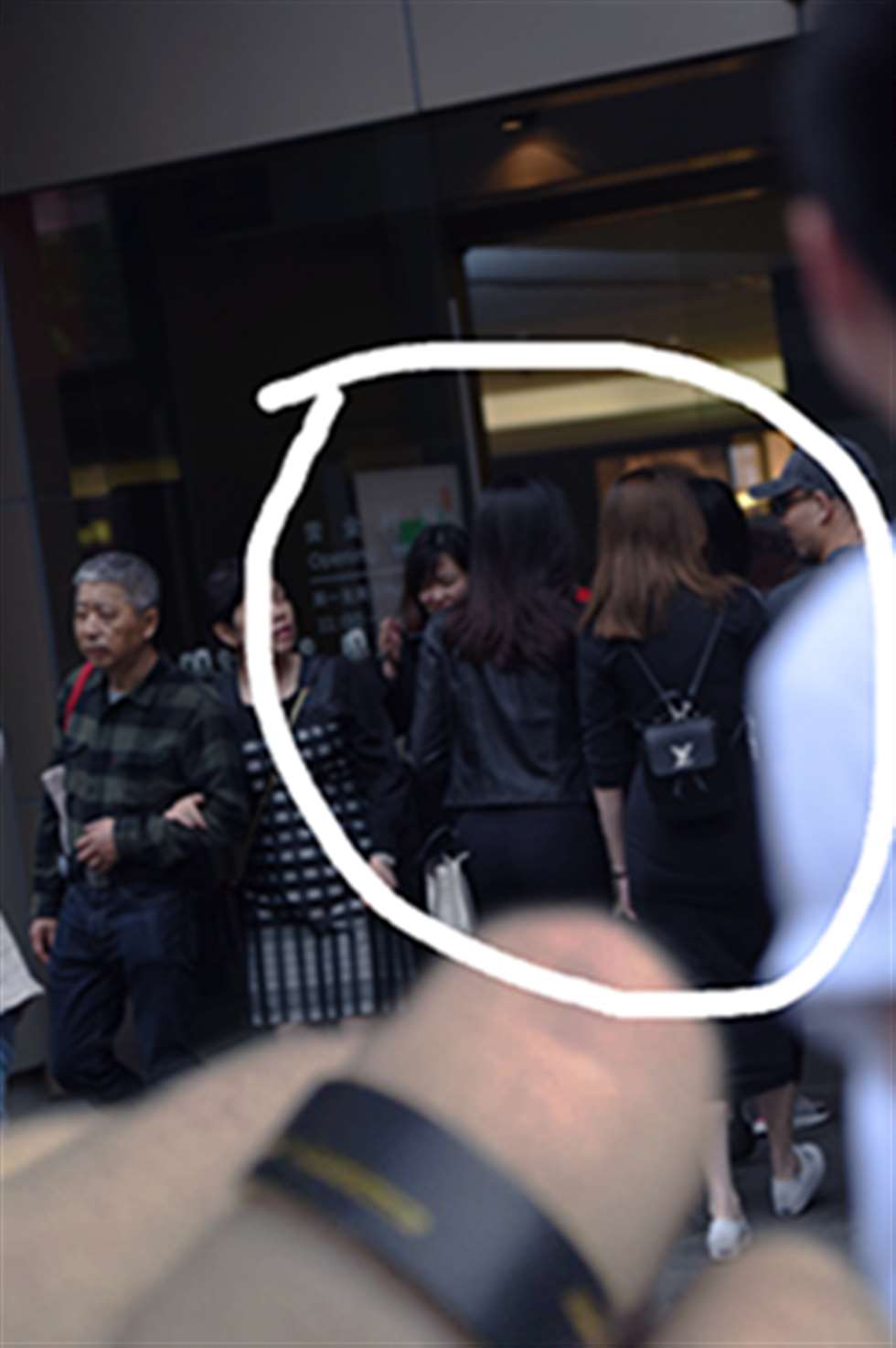 图片[3]-【咔喳赛帖】天黑前终于拍了两个-街拍流行馆