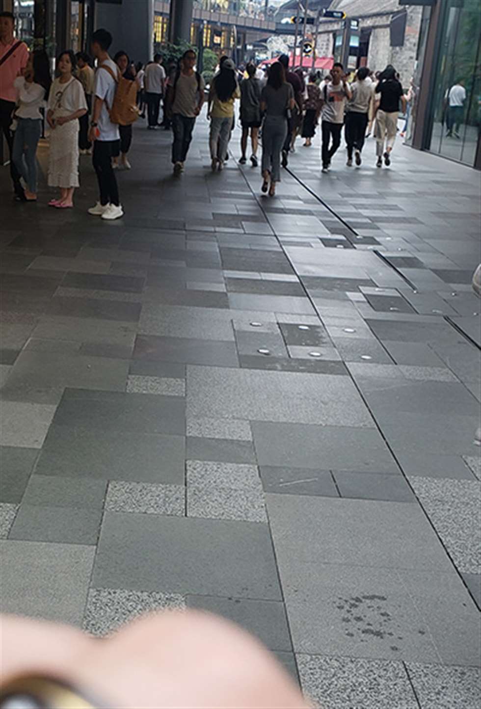 图片[3]-【凯恩赛贴】紧牛勾勒曲线美-街拍流行馆