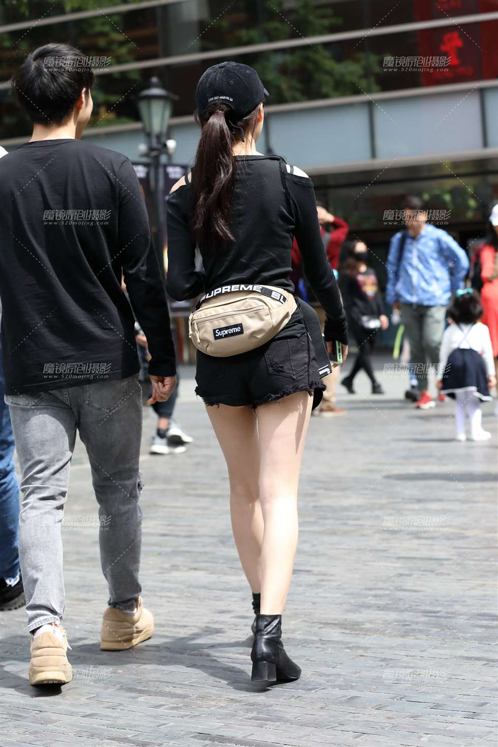 图片[4]-【欧阳幽明赛帖】性感黑热裤长腿美女-街拍流行馆