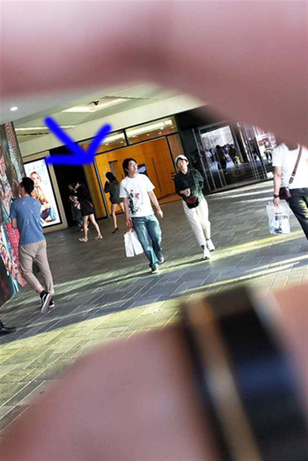 图片[3]-【街拍之魂赛帖】迷人的长腿妹儿-街拍流行馆