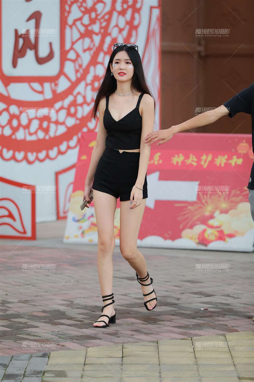 图片[5]-美腿，小月牙，苗条美女-街拍流行馆