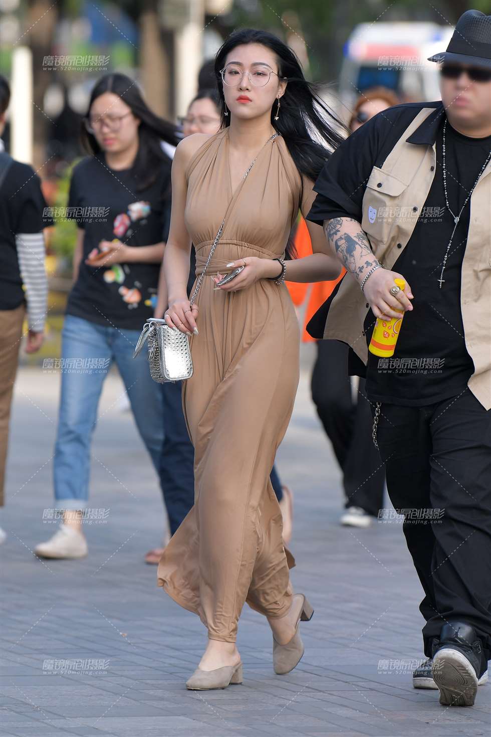 图片[5]-【红石赛贴】性感长裙美女-街拍流行馆