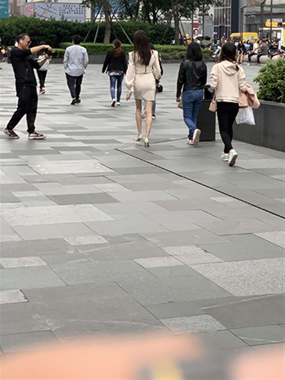 图片[3]-【视觉冲击赛贴】甜美的美腿高跟小姐姐-街拍流行馆