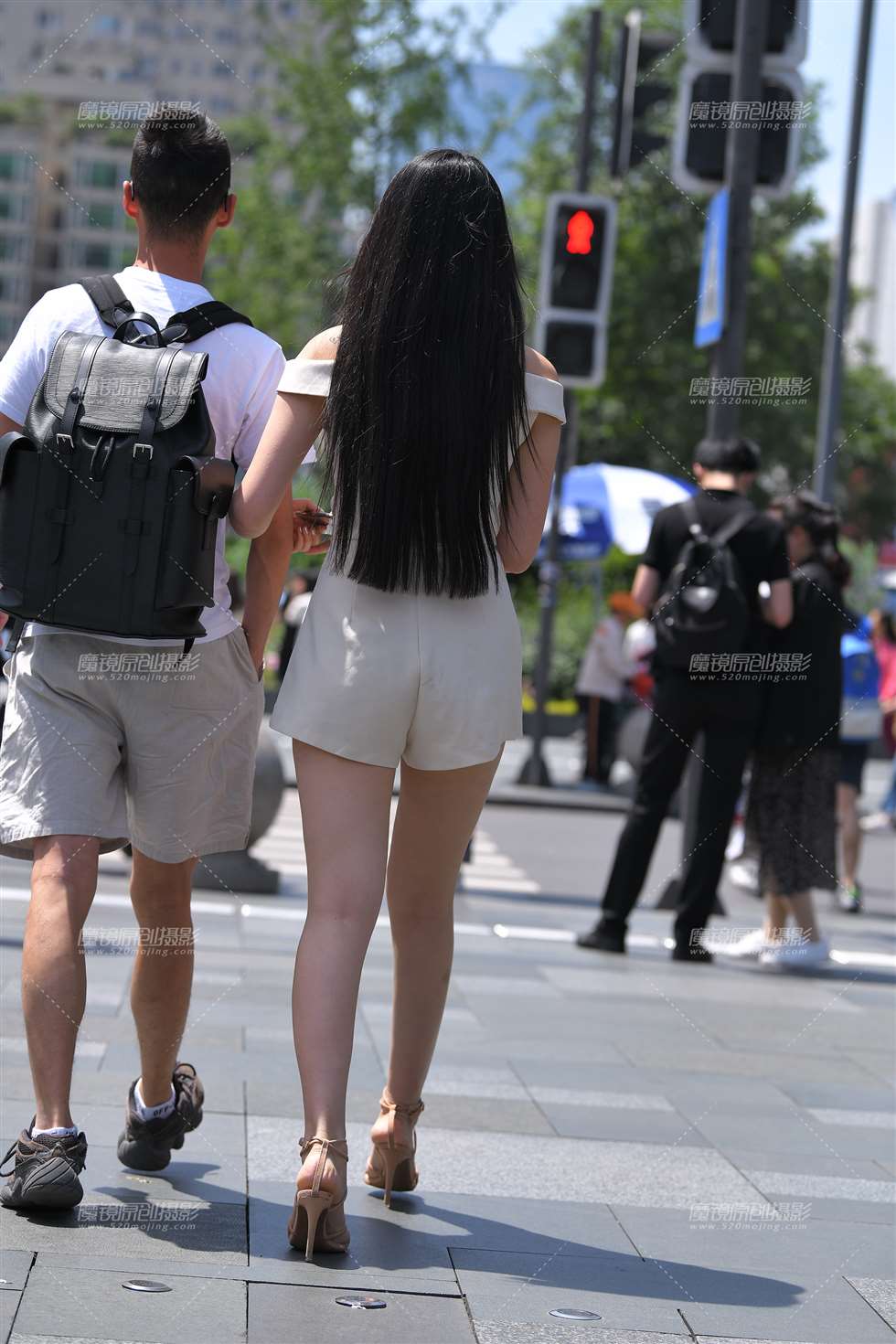 图片[2]-美腿，高跟，性感女友-街拍流行馆