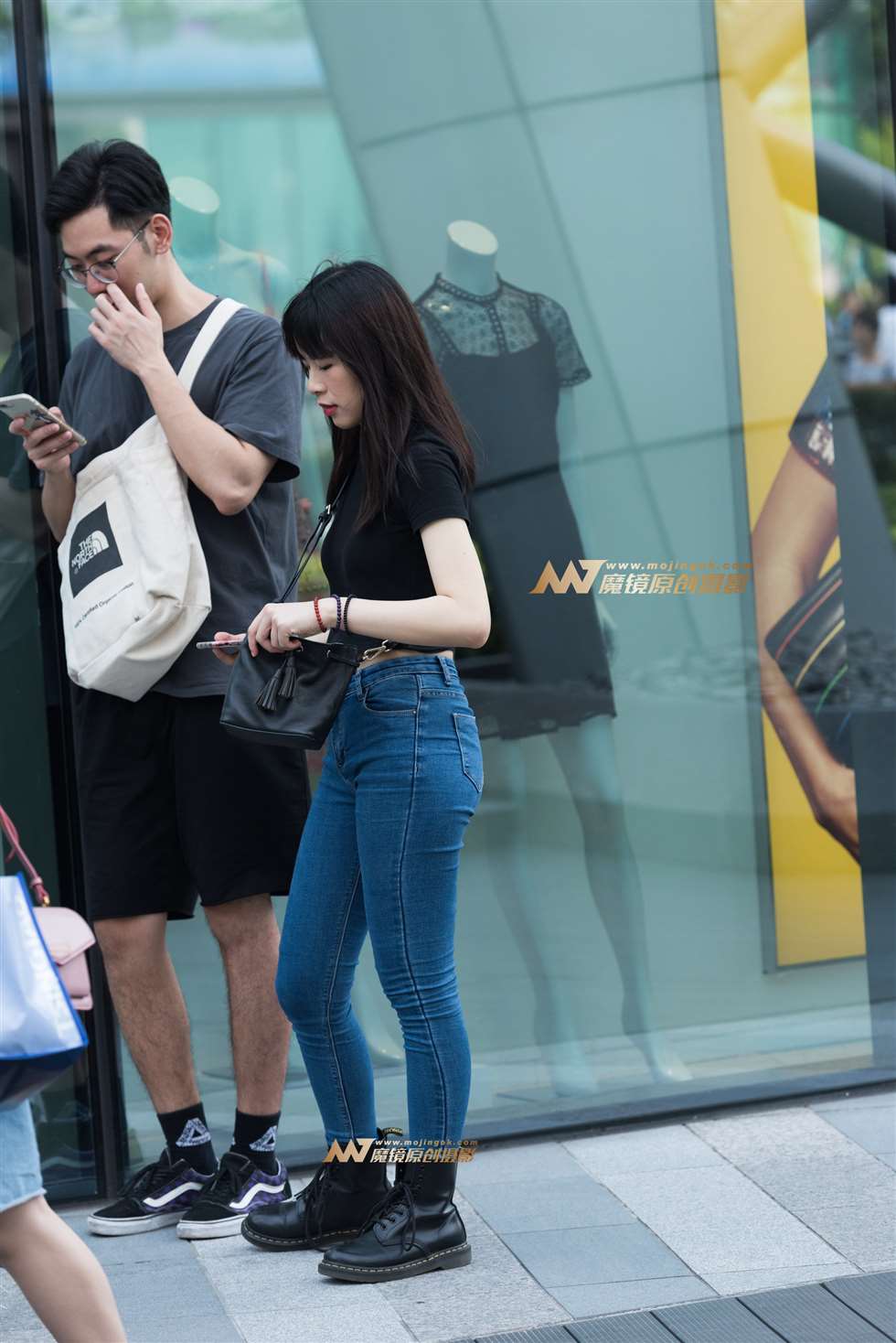 图片[3]-紧身牛子美女-街拍流行馆