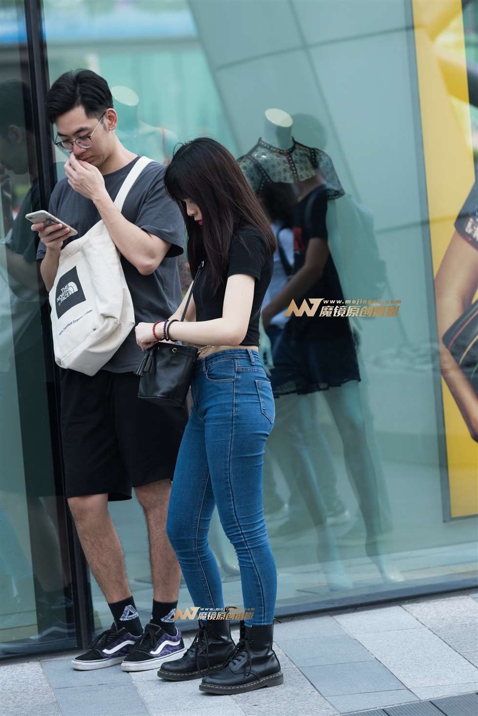 图片[4]-紧身牛子美女-街拍流行馆