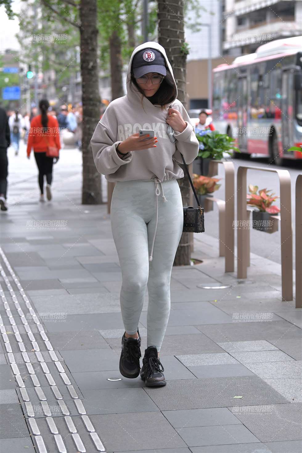 图片[1]-【视觉冲击赛贴】欧美风的美臀小姐姐-街拍流行馆