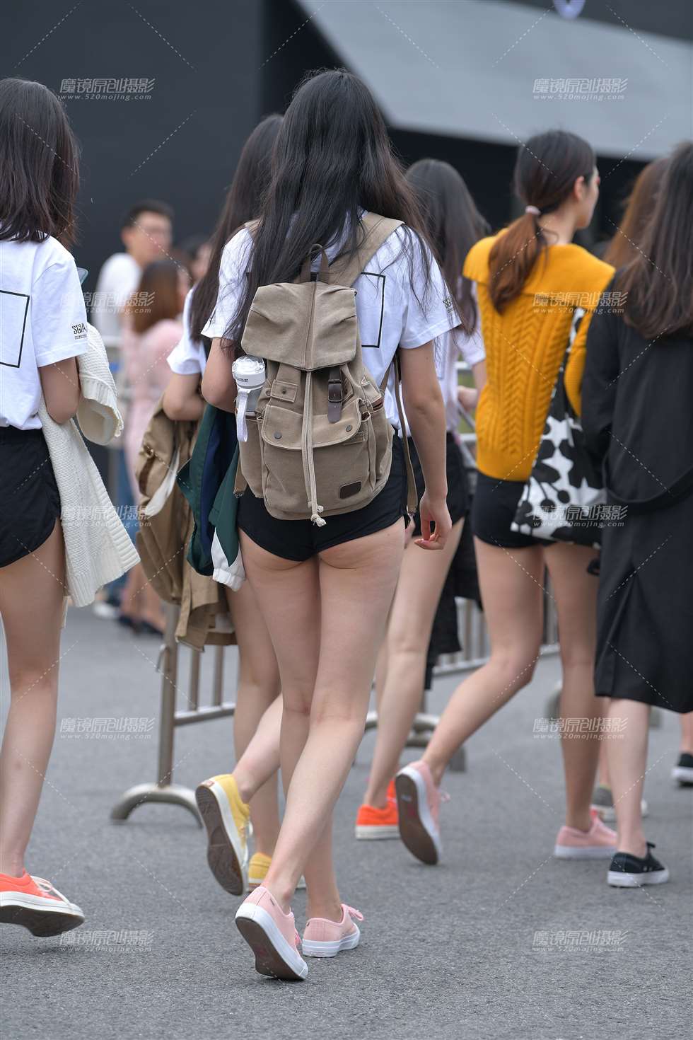 图片[2]-【视觉冲击赛贴】好多美腿小姐姐-街拍流行馆