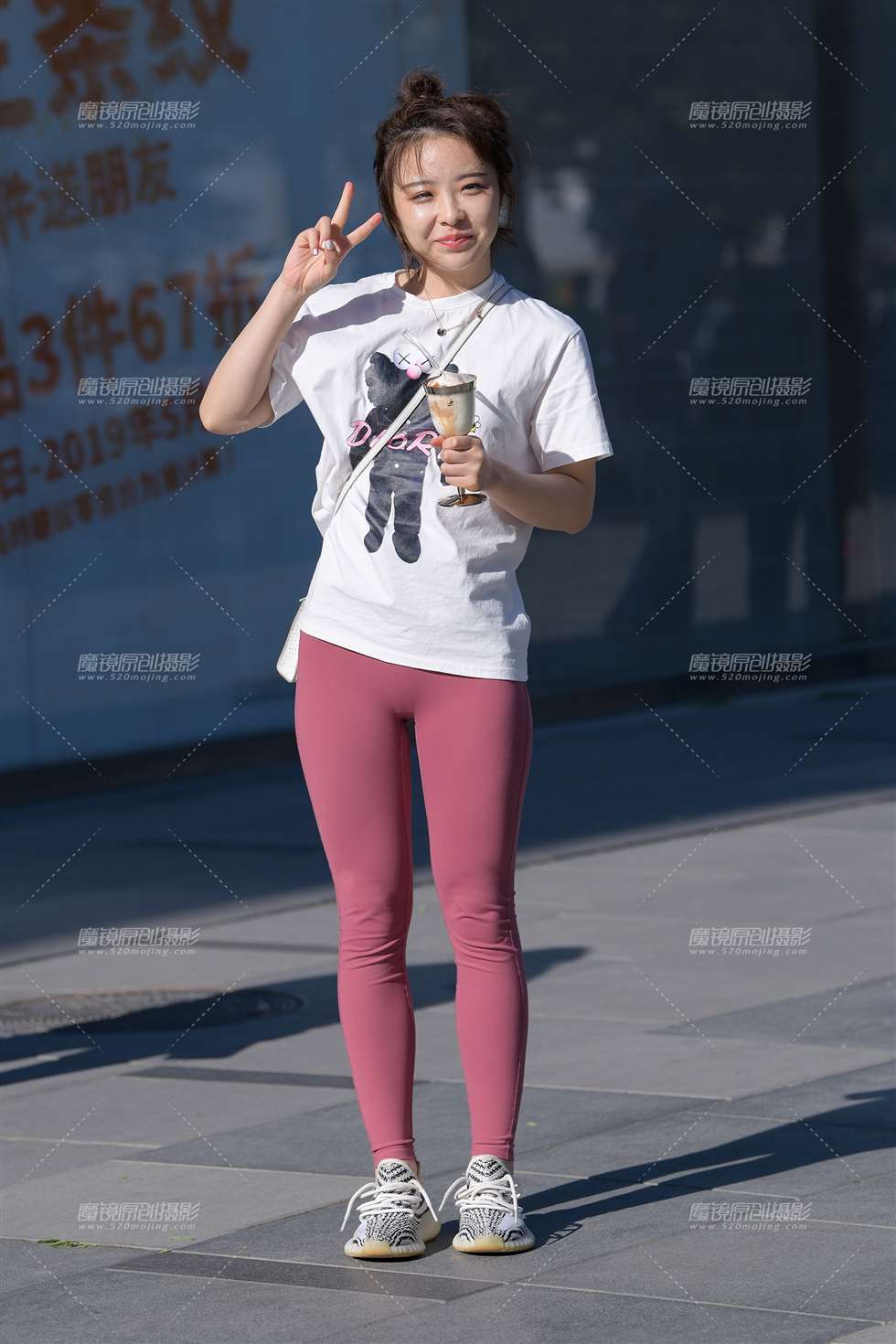 图片[5]-【红石赛帖】搭讪吃冰激凌的性感美女-街拍流行馆