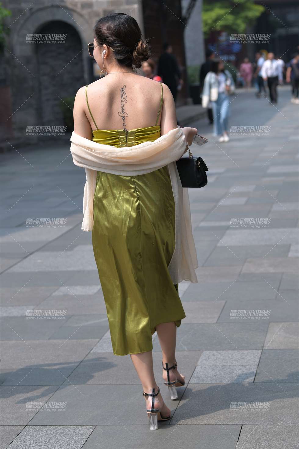 图片[4]-【视觉冲击赛贴】搭讪星巴克，性感女人-街拍流行馆