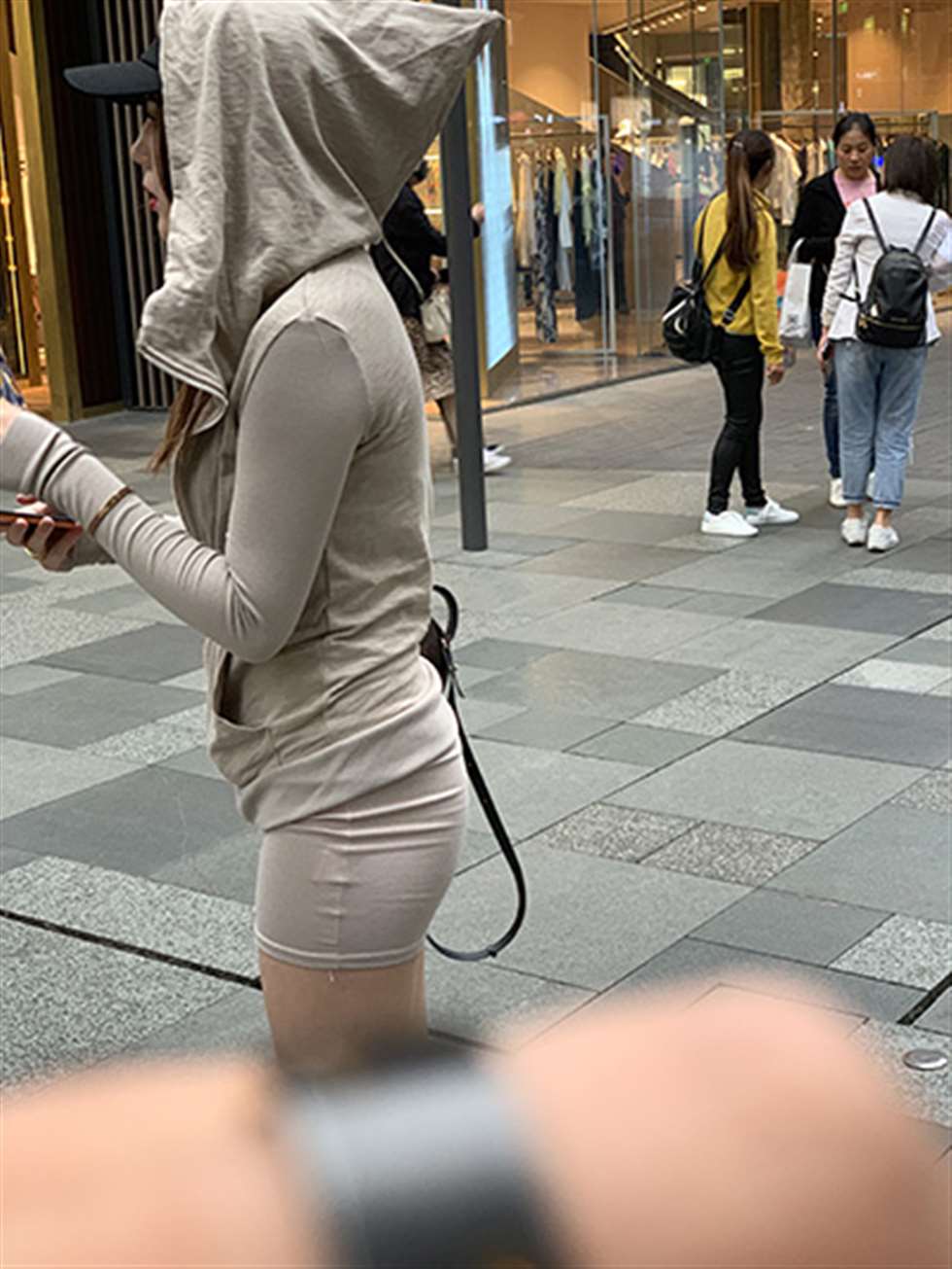 图片[3]-【视觉冲击赛贴】性感包臀裙小姐姐-街拍流行馆