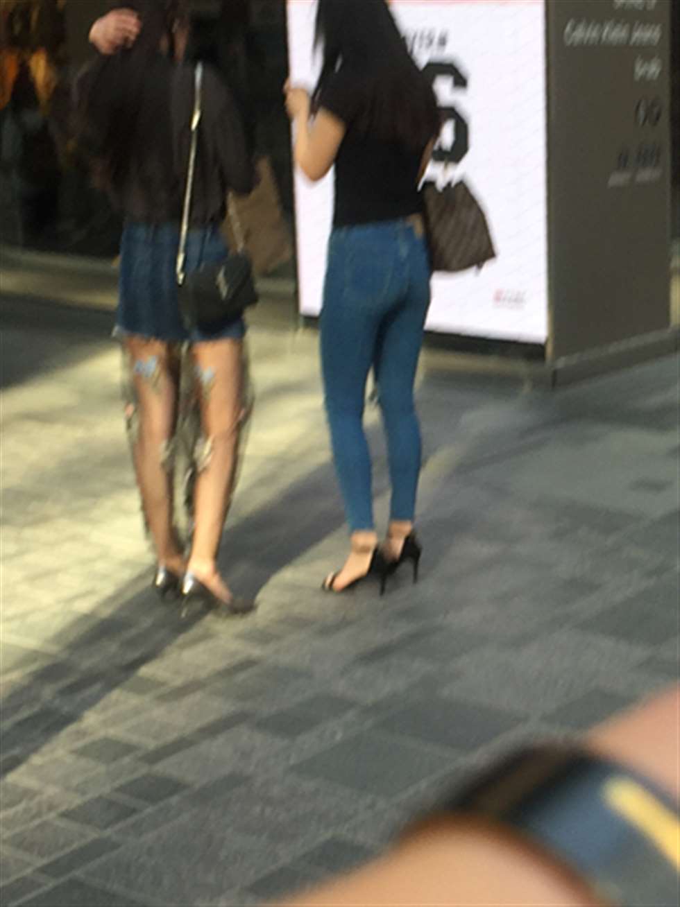 图片[3]-【红石赛帖】性感牛仔裤美女-街拍流行馆