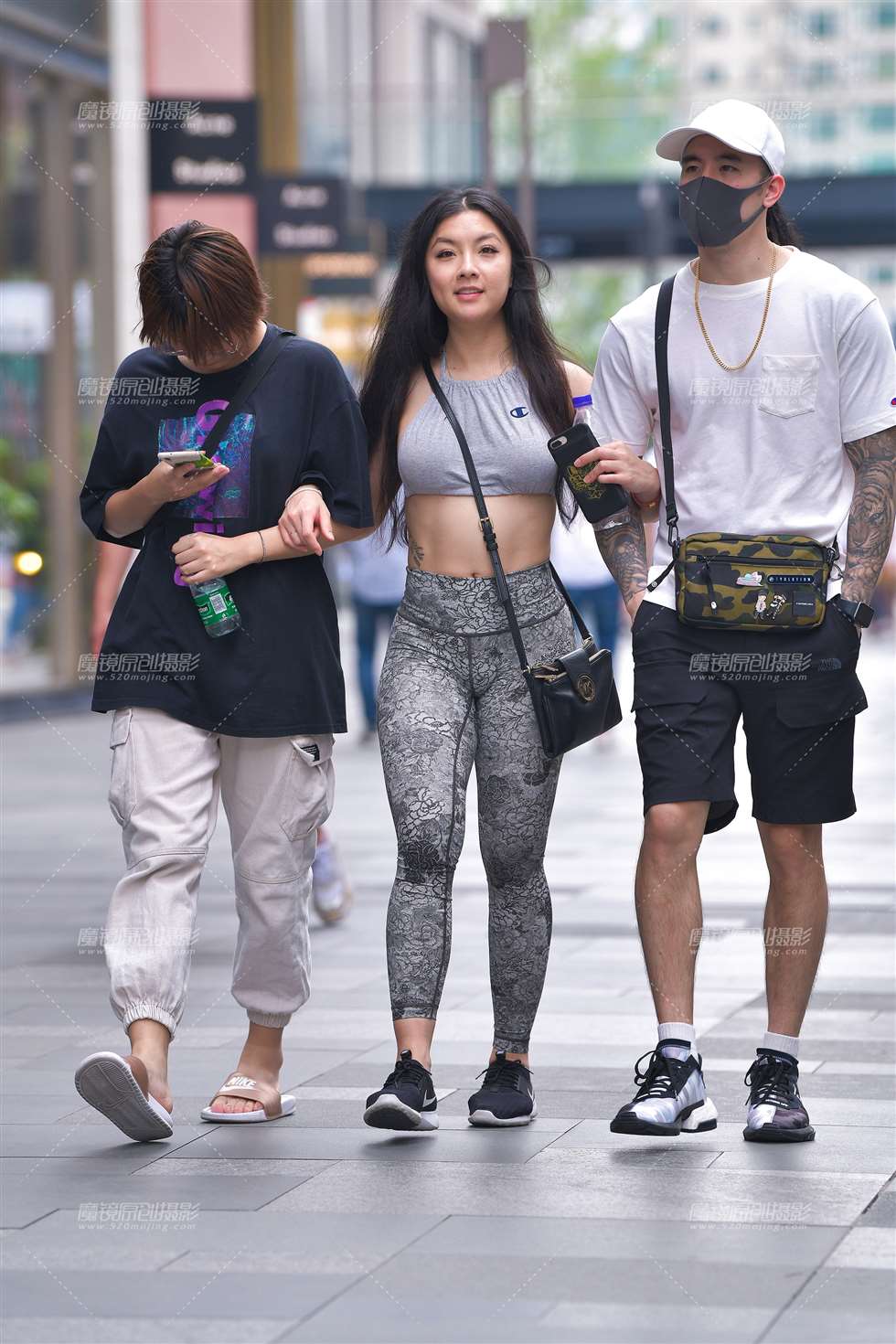 图片[4]-【视觉冲击赛贴】三人行， 必有一翘臀-街拍流行馆