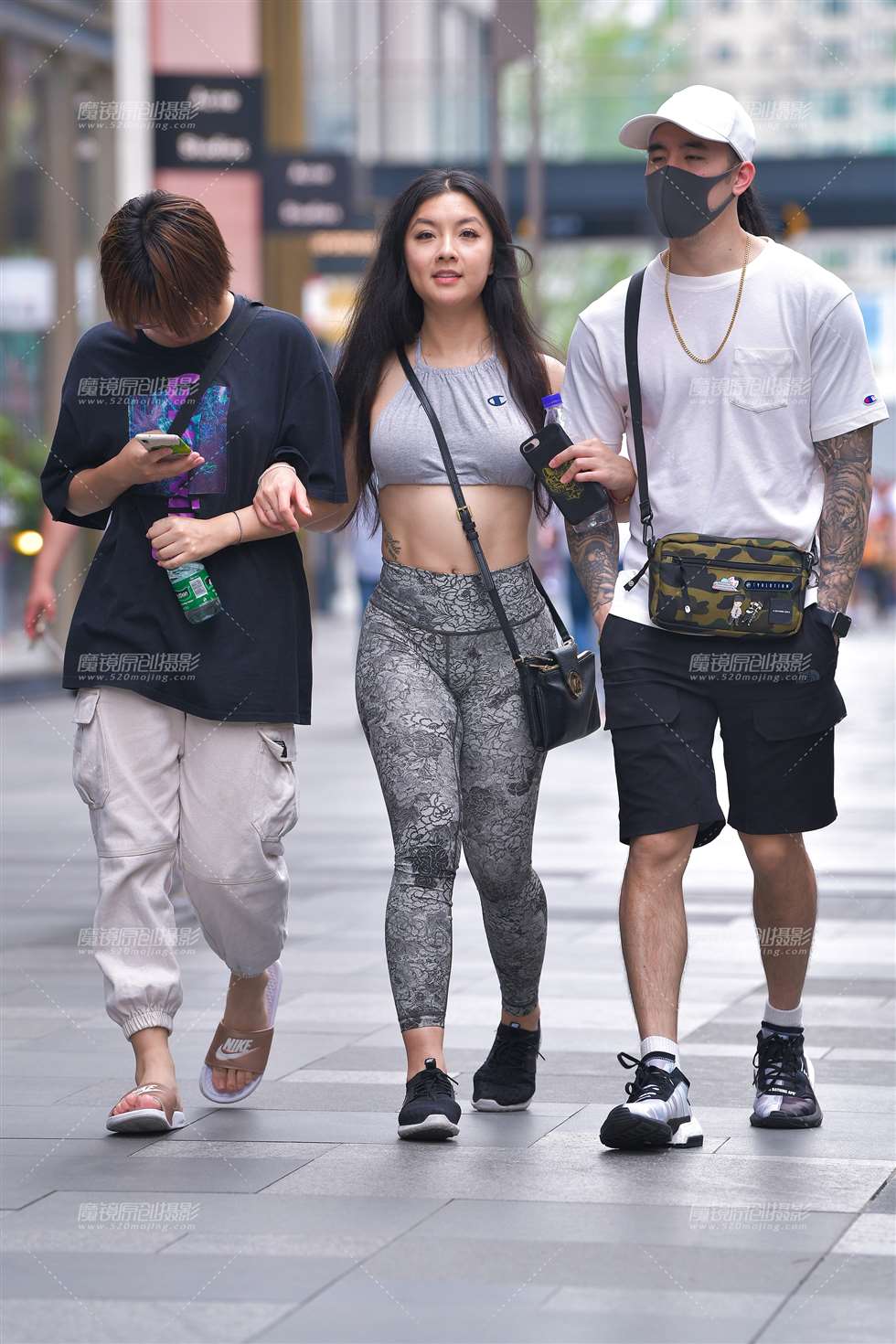 图片[5]-【视觉冲击赛贴】三人行， 必有一翘臀-街拍流行馆