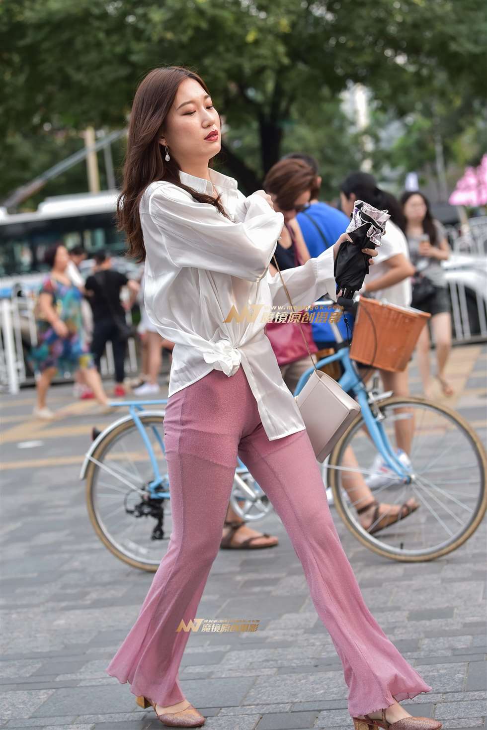图片[4]-贴身舞蹈运动裤美女-街拍流行馆