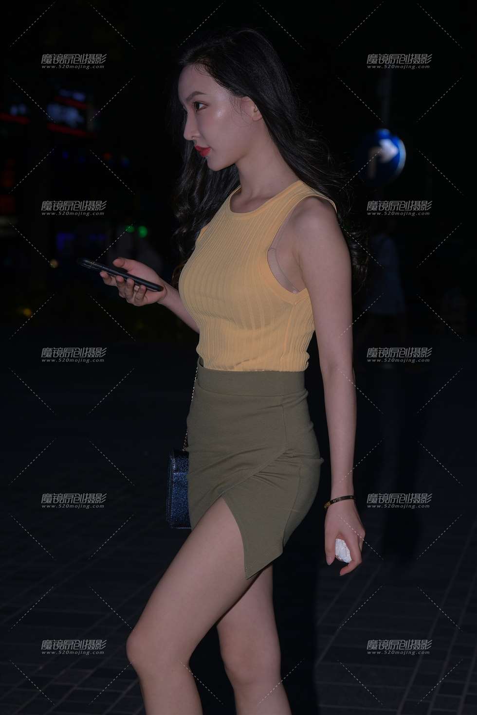 图片[5]-【街拍之魂赛帖】夜拍之健步如飞的美貌大长腿-街拍流行馆