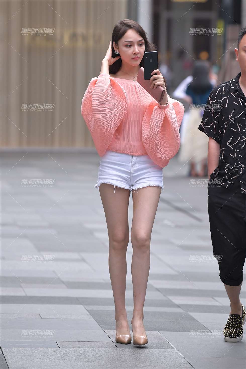 图片[5]-【视觉冲击赛贴】白热裤，大长腿女友-街拍流行馆