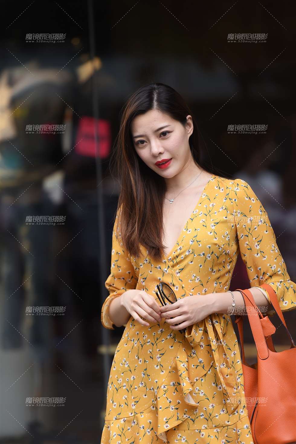 图片[1]-美腿高跟-街拍流行馆