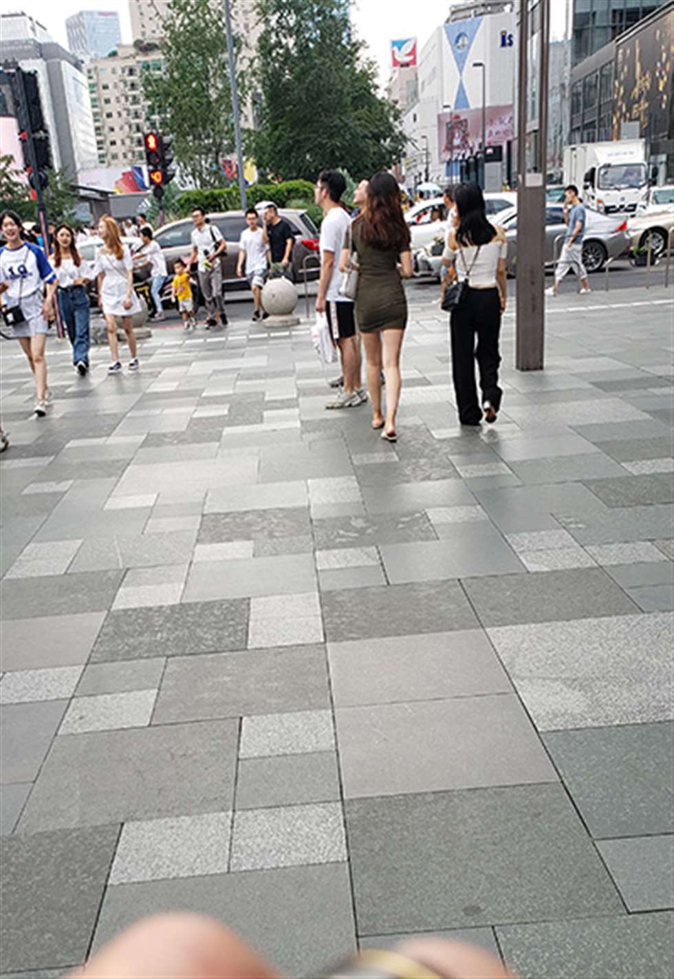 图片[3]-【凯恩赛贴】包臀裙 有点性感-街拍流行馆