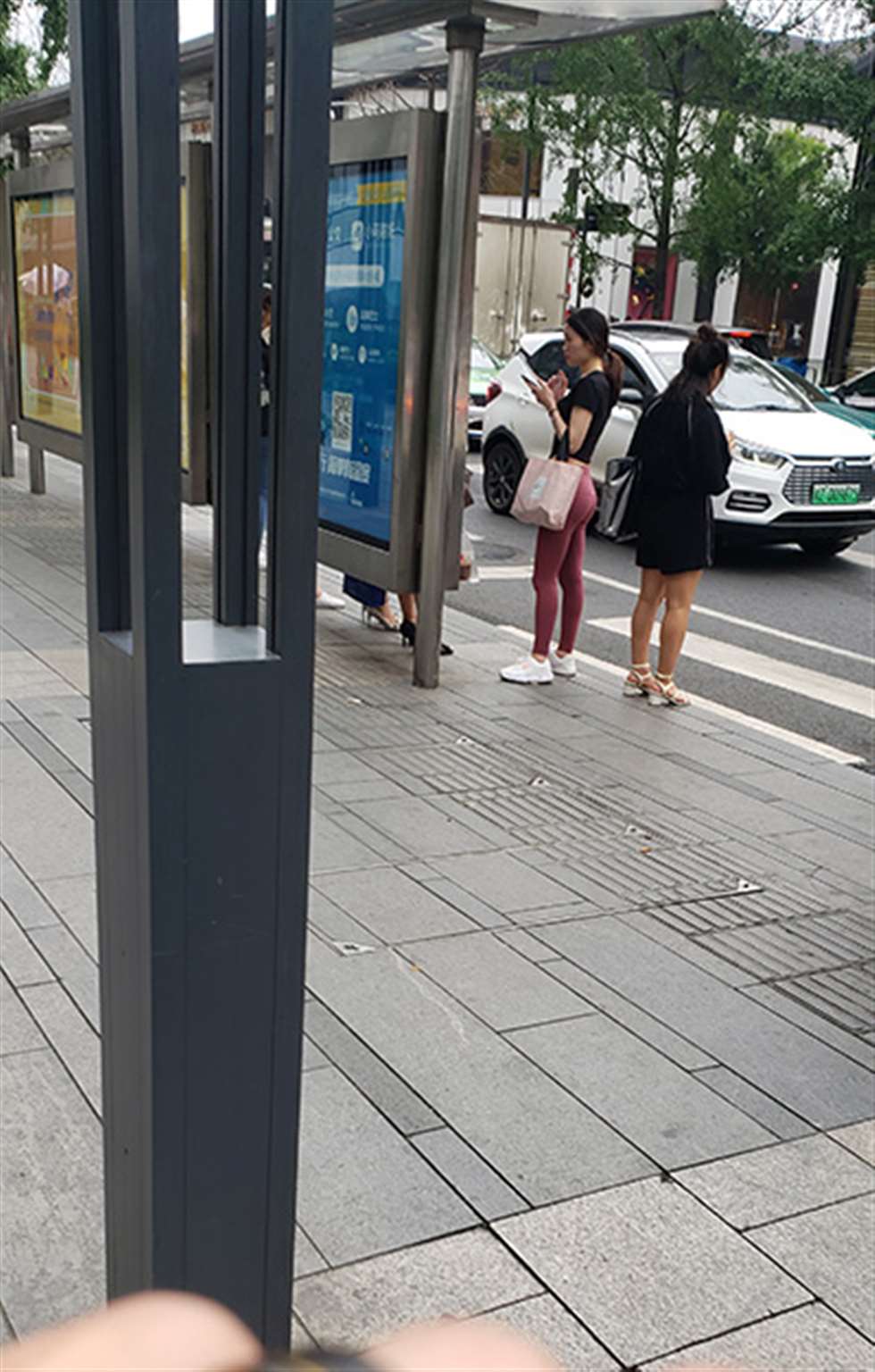 图片[3]-【凯恩赛贴】瑜伽裤小妹-街拍流行馆