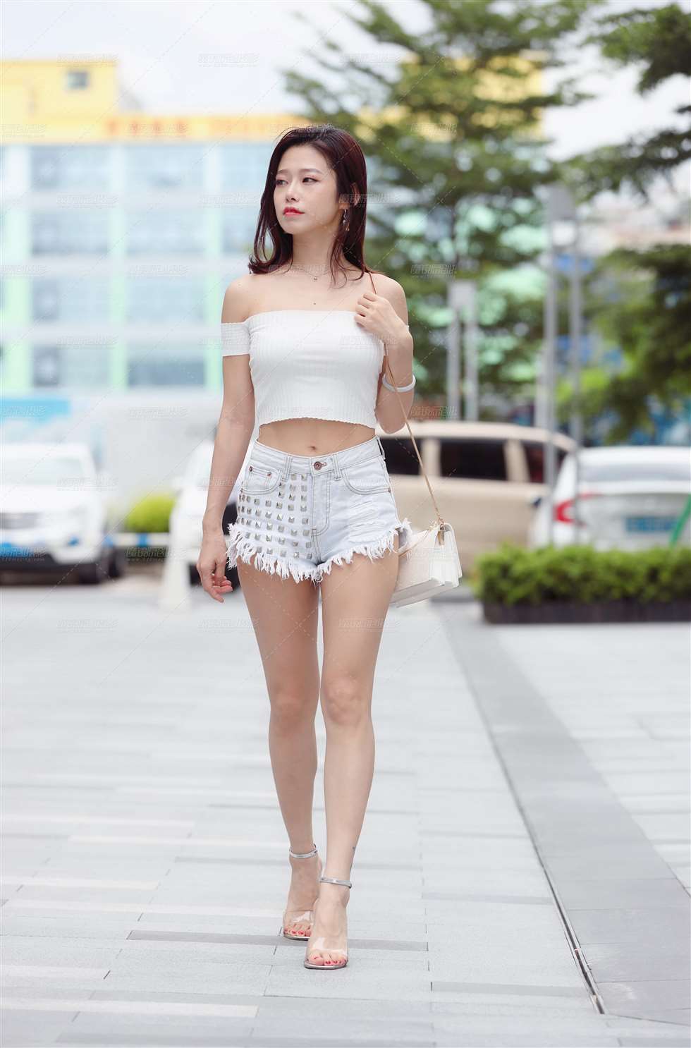 图片[1]-【范家辉模拍大赛作品】热裤女友luvian和你去游乐场-街拍流行馆