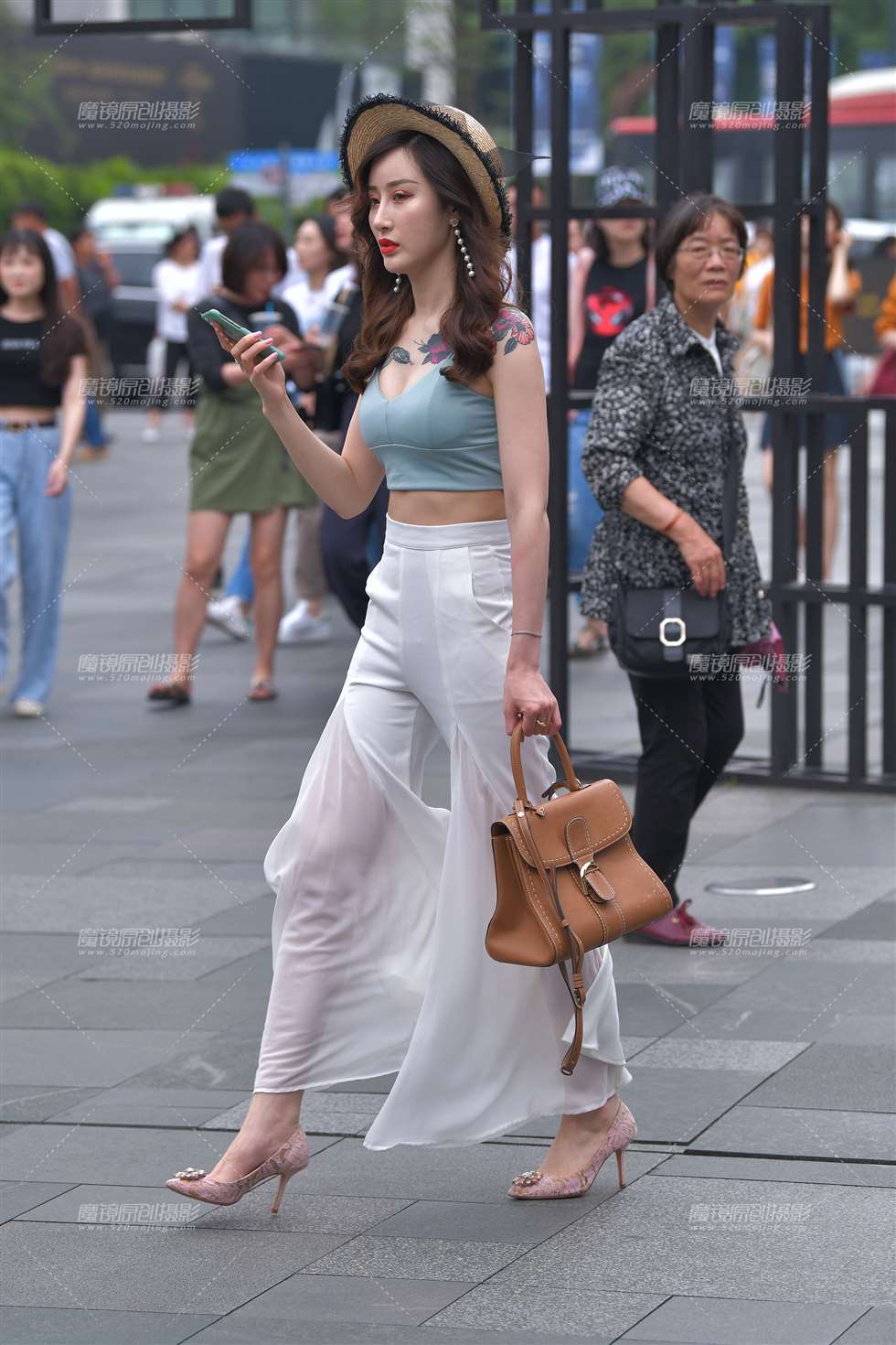 图片[5]-【视觉冲击赛贴】性感高挑小姐姐-街拍流行馆