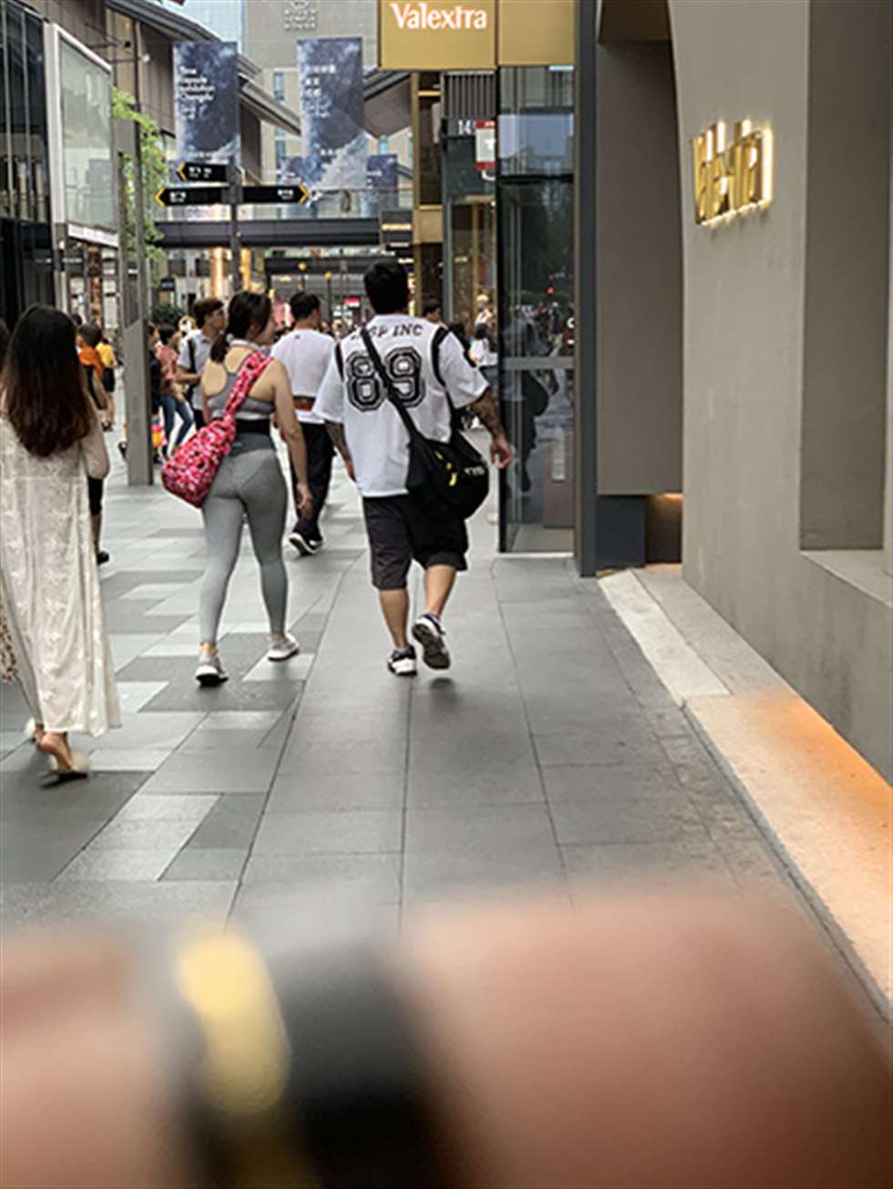 图片[3]-【视觉冲击赛贴】这妹子，相当给力，为你点赞-街拍流行馆