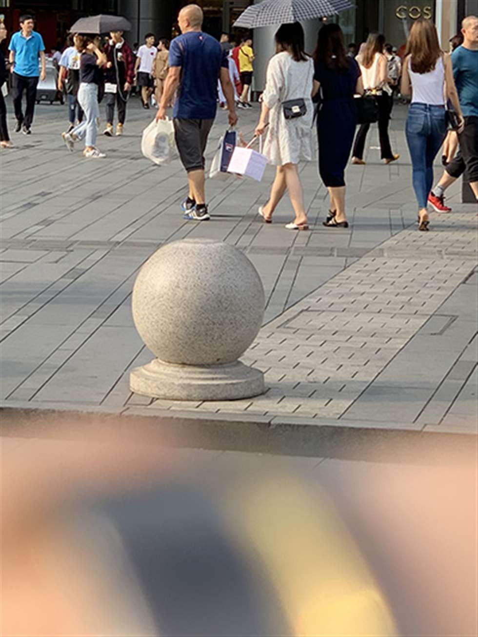 图片[3]-【视觉冲击赛贴】搭讪细腰，紧牛，小姐姐-街拍流行馆