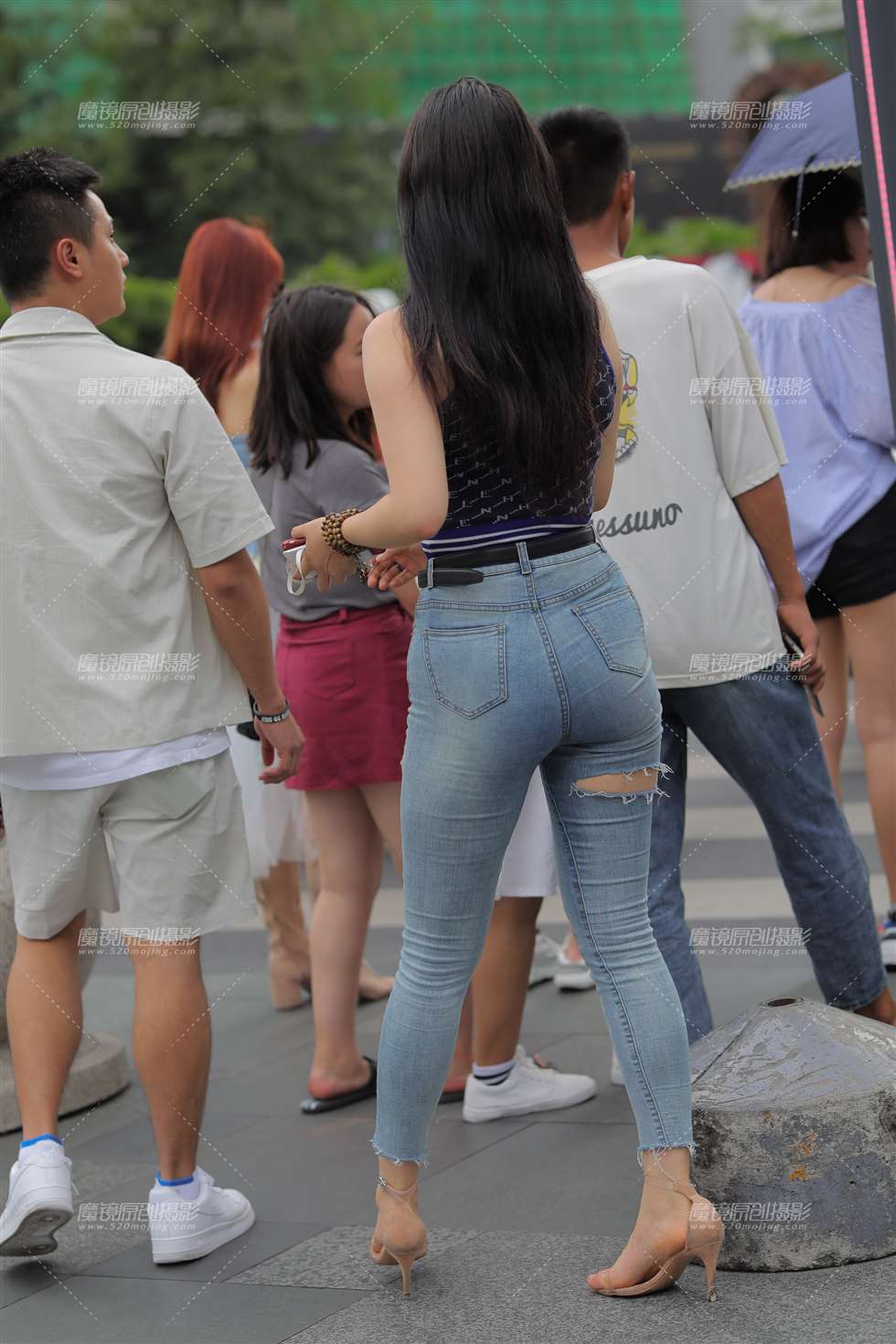 图片[2]-【凯恩赛贴】饱满圆润的紧牛-街拍流行馆